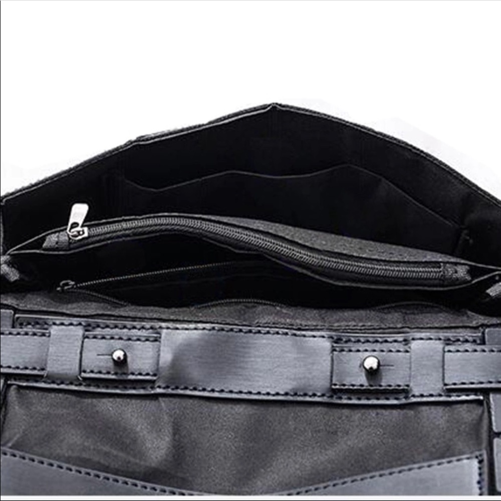 LAST ONE!! Black geometric clutch bag with strap - Picture 4 of 5